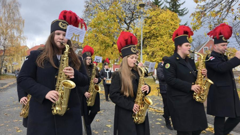 Narodowe Święto Niepodległości w Złotym Stoku – wspólna modlitwa, przemarsz i hołd dla Ojczyzny