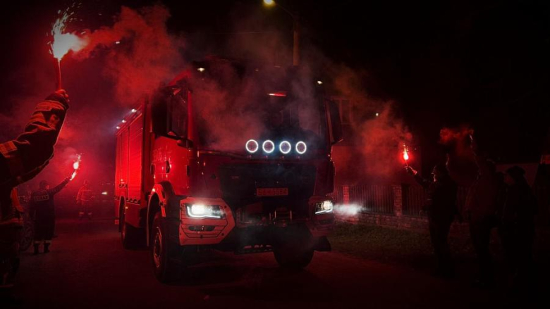 Strażacy-ochotnicy z Ożar mają już nowy samochód ratowniczo-gaśniczy