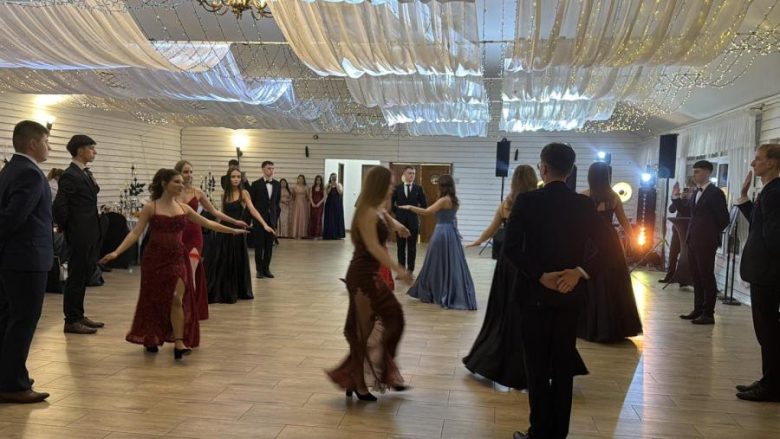 Studniówka Katolickiego Liceum Ogólnkoształcąćego w Henrykowie [foto]