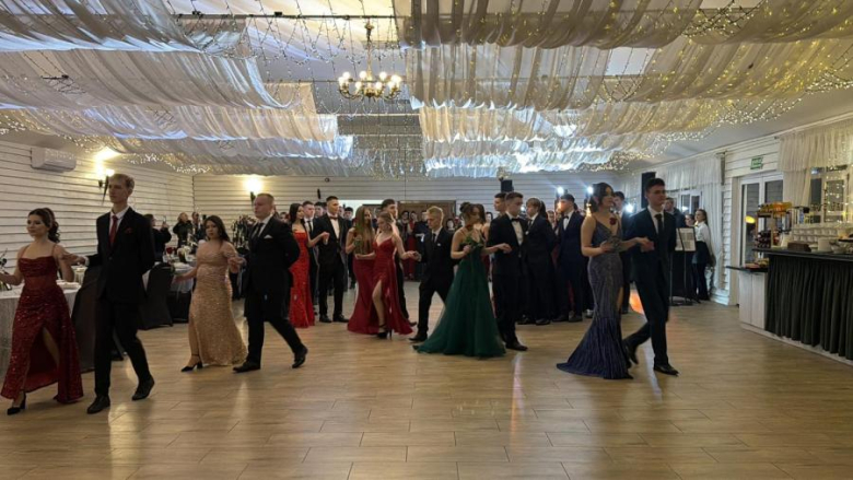 Studniówka Katolickiego Liceum Ogólnkoształcąćego w Henrykowie [foto]