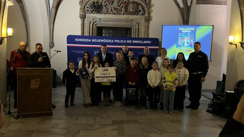 „Odblaskowa Szkoła”. Szóste miejsce ziębickiej placówki w konkursie i kilka tys. zł nagrody