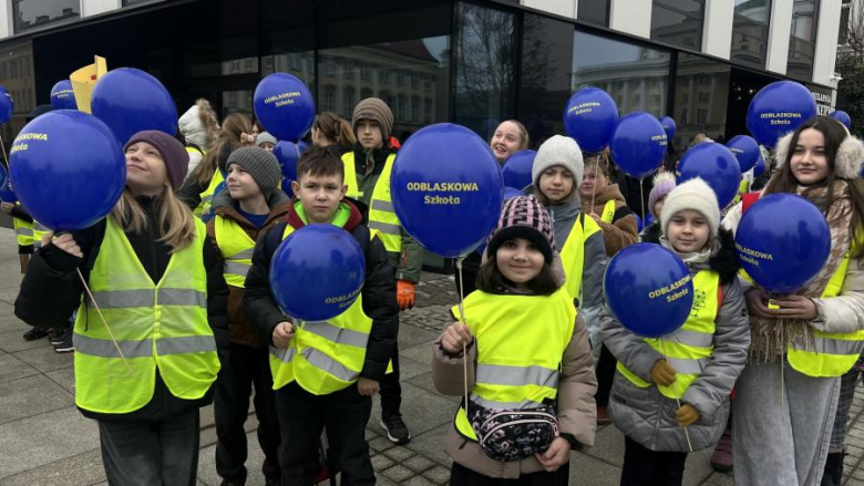 „Odblaskowa Szkoła”. Szóste miejsce ziębickiej placówki w konkursie i kilka tys. zł nagrody
