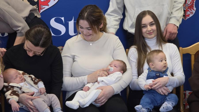 Nowi mieszkańcy Złotego Stoku oficjalnie powitani przez burmistrz