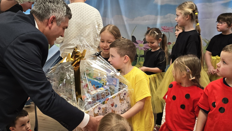 Symboliczne otwarcie zmodernizowanego przedszkola w Złotym Stoku