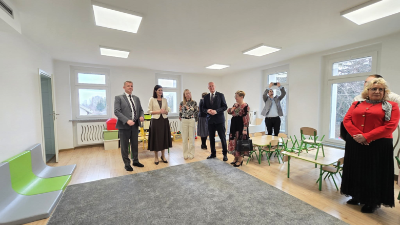 Symboliczne otwarcie zmodernizowanego przedszkola w Złotym Stoku