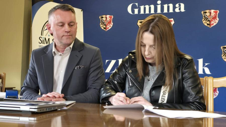 Kolejne umowy podpisane! Mieszkania w Złotym Stoku coraz bliżej nowych lokatorów