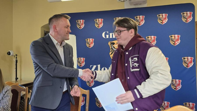 Kolejne umowy podpisane! Mieszkania w Złotym Stoku coraz bliżej nowych lokatorów