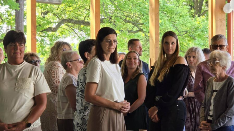 Wiata biesiadna w Błotnicy oficjalnie otwarta. Mieszkańcy wspólnie świętowali zakończenie inwestycji