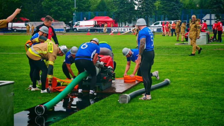 Strażacy-zawodowcy z Ząbkowic Śląskich mistrzami Dolnego Śląska w sporcie pożarniczym