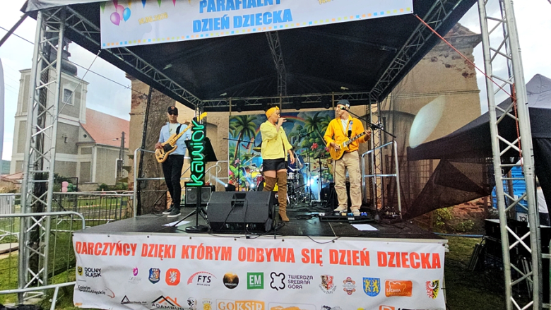Tłumy na Dniu Dziecka w Brzeźnicy. Była świetna zabawa i pomoc dla Laury z Bielawy
