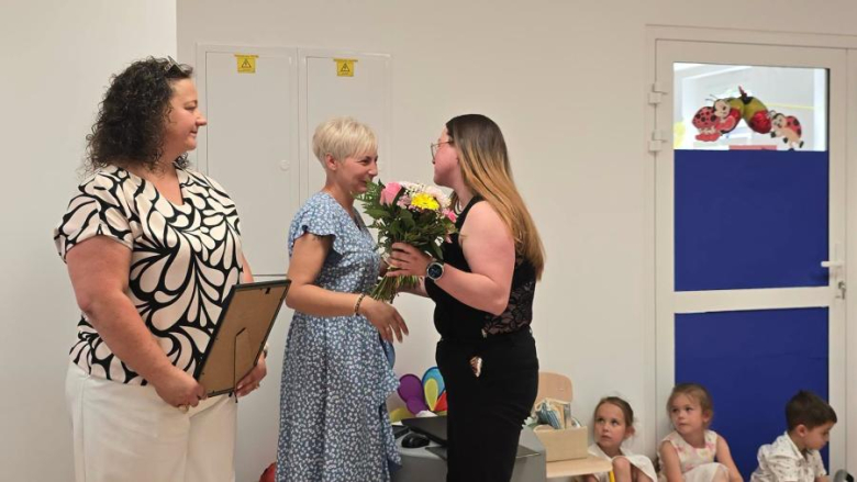 Łzy wzruszenia, uśmiechy i krok w wielki świat. Starszaki z „Bajki” pożegnały przedszkole