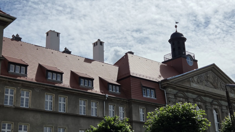 Ostatnie prace przy termomodernizacji budynku Liceum Ogólnokształcące w Ząbkowicach Śląskich