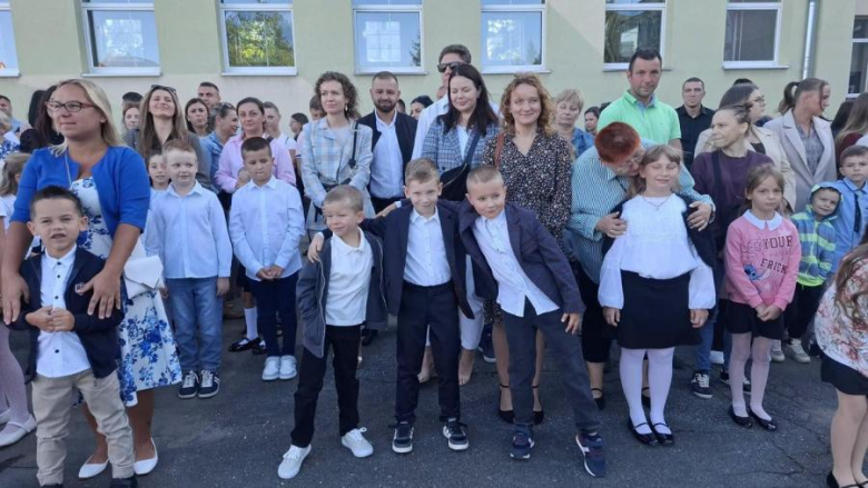 Rozpoczęcie roku szkolnego dla uczniów klas I-IV w Szkole Podstawowej nr 3