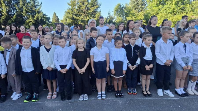Rozpoczęcie roku szkolnego dla uczniów klas I-IV w Szkole Podstawowej nr 3