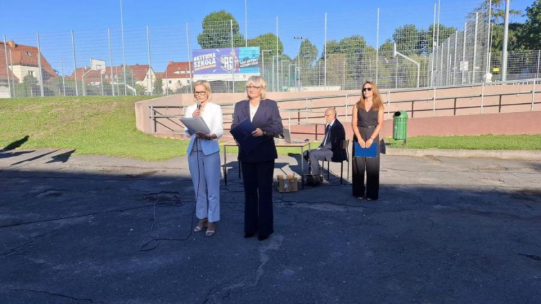 Rozpoczęcie roku szkolnego dla uczniów klas I-IV w Szkole Podstawowej nr 3