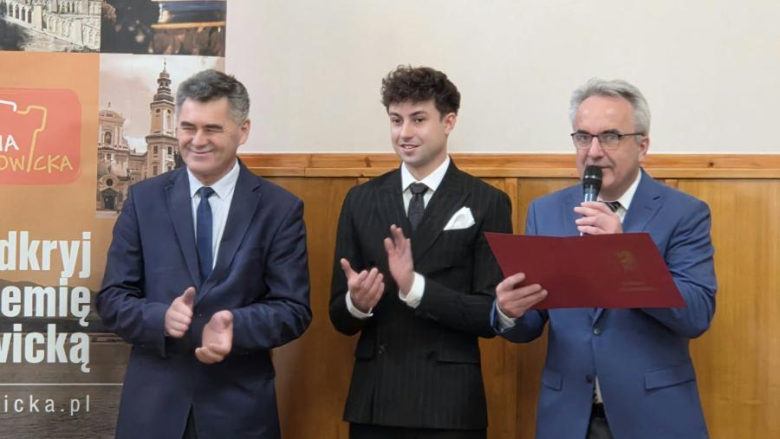Nagrody dla uczniów, zmiany w budżecie i apel o wspólną komunikację. XXV sesja Rady Powiatu