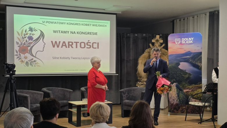 O wartościach i roli kobiet na wsi. VI Powiatowy Kongres Kobiet Wiejskich odbył się w Mąkolnie