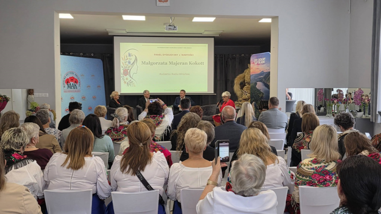 O wartościach i roli kobiet na wsi. VI Powiatowy Kongres Kobiet Wiejskich odbył się w Mąkolnie