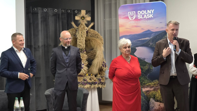 O wartościach i roli kobiet na wsi. VI Powiatowy Kongres Kobiet Wiejskich odbył się w Mąkolnie