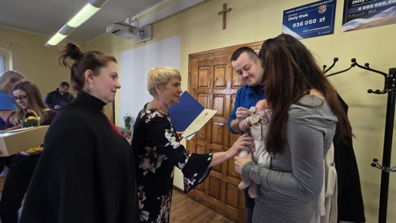 Burmistrz Złotego Stoku przywitała najmłodszych mieszkańców gminy