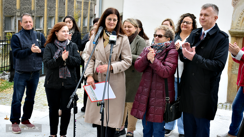 Po rocznej przebudowie Plac Kościelny ponownie otwarty