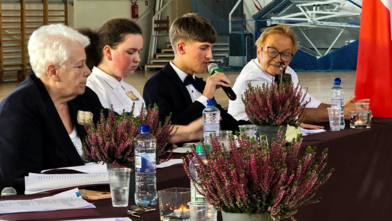 Narodowe Czytanie połączyło pokolenia w Złotym Stoku