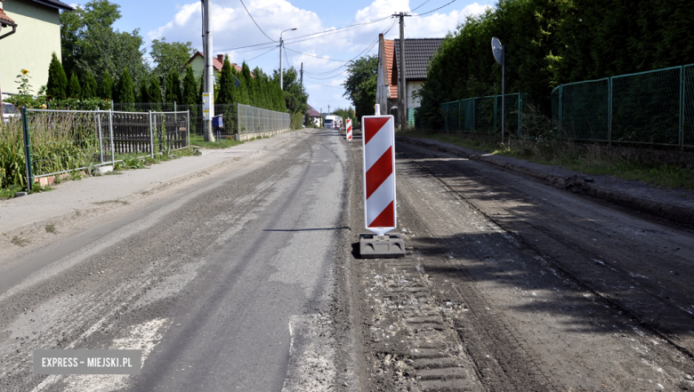 Rozpoczęto remont drogi w Bobolicach