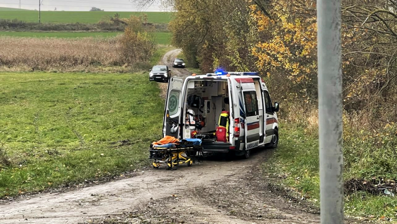 Poważny wypadek przed Ziębicami. 21-latek przetransportowany śmigłowcem do szpitala