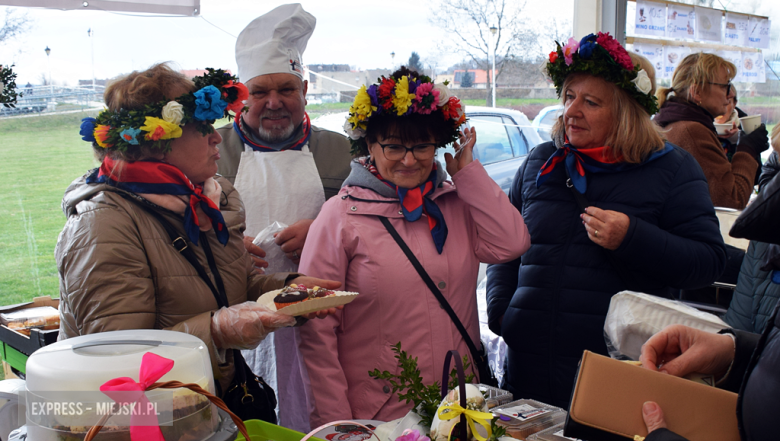 Żur burmistrza, występy dzieci i pokaz kulinarny. Jarmark wielkanocny w Kamieńcu Ząbkowickim [foto]