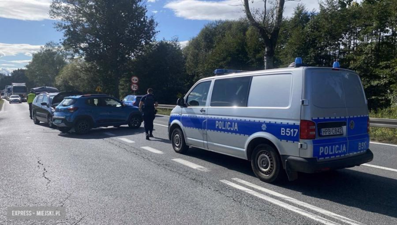 Zderzenie mazdy z dacią na krajowej ósemce