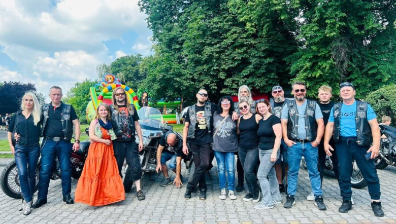 Rodzinna niedziela w Ziębicach. Piknik z piosenką i giełda staroci przy muszli koncertowej