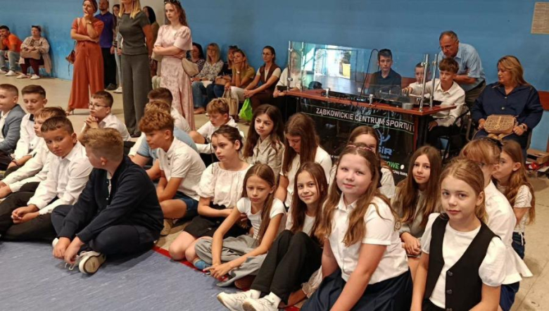 	Rozpoczęcie roku szkolnego dla uczniów klas V-VIII w Szkole Podstawowej nr 3