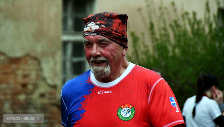 Setki biegaczy i świetne wyniki. 15. Półmaraton Henrykowski i 11. Dycha Księgi Henrykowskiej [foto]