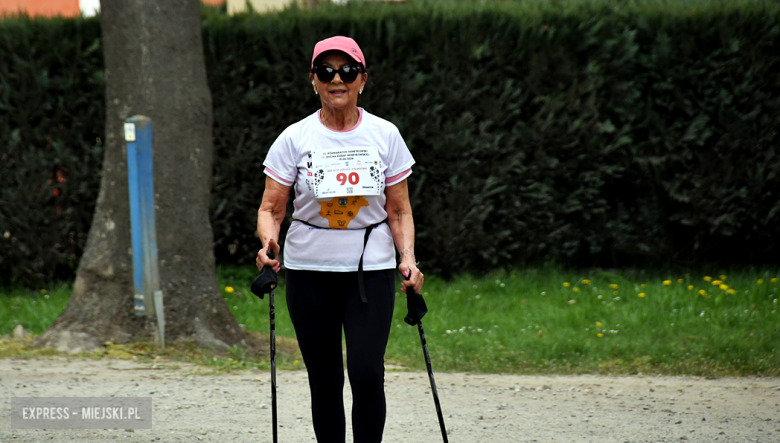 Setki biegaczy i świetne wyniki. 15. Półmaraton Henrykowski i 11. Dycha Księgi Henrykowskiej [foto]
