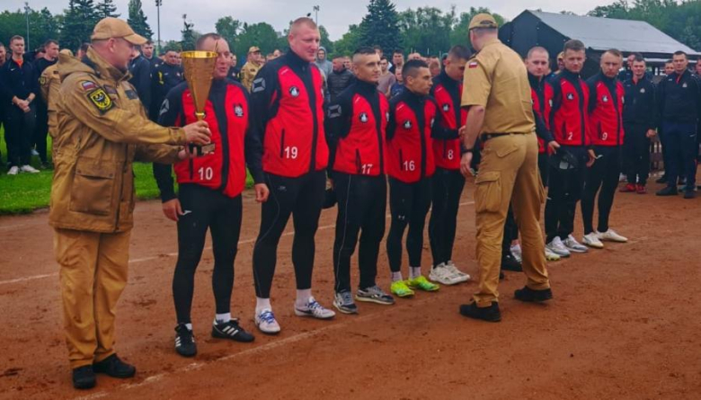 Strażacy-zawodowcy z Ząbkowic Śląskich mistrzami Dolnego Śląska w sporcie pożarniczym