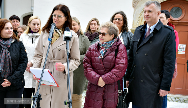 Po rocznej przebudowie Plac Kościelny ponownie otwarty