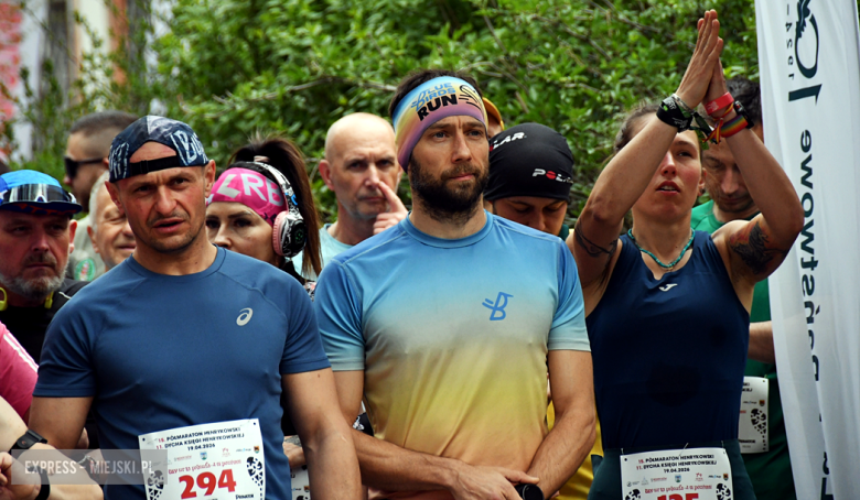 Setki biegaczy i świetne wyniki. 15. Półmaraton Henrykowski i 11. Dycha Księgi Henrykowskiej [foto]