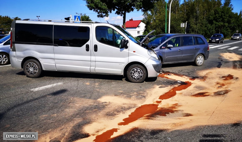 Zderzenie dwóch Opli na skrzyżowaniu krajowej ósemki z ul. Daleką