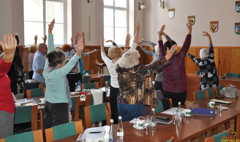 Konferencja zdrowotna dla seniorów w ząbkowickim starostwie