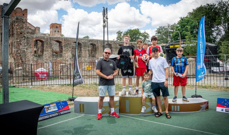 V Ząbkowicki Turniej Teqball z okazji Dni i Nocy Krzywej Wieży za nami. Znamy wyniki