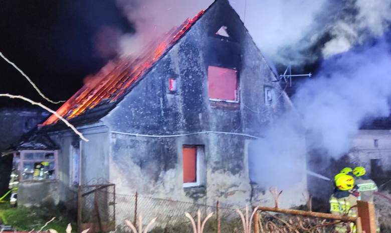 Pożar budynku jednorodzinnego w Pomianowie Górnym. Nie żyje jedna osoba