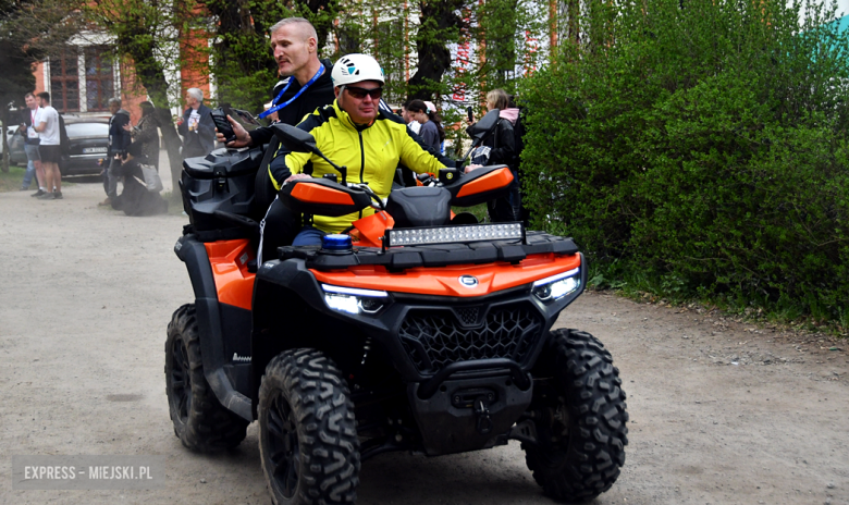 Setki biegaczy i świetne wyniki. 15. Półmaraton Henrykowski i 11. Dycha Księgi Henrykowskiej [foto]