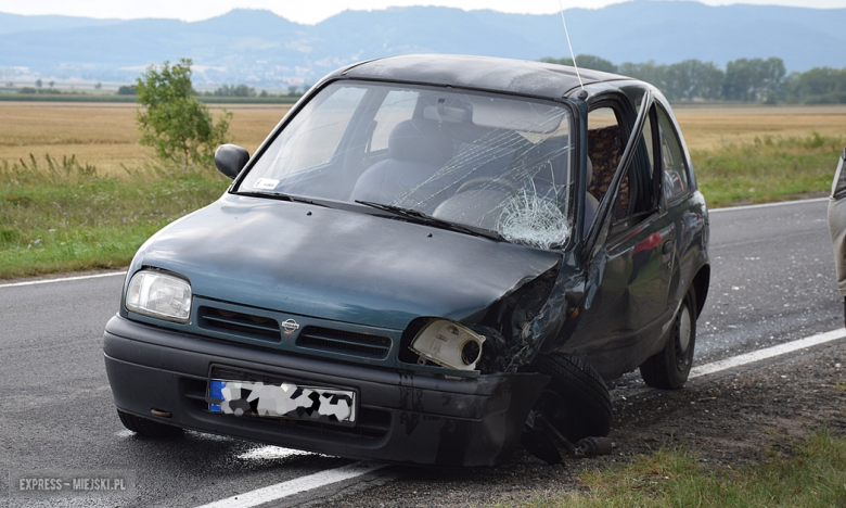 Zderzenie dwóch osobówek między Stoszowicami a Ząbkowicami Śląskimi