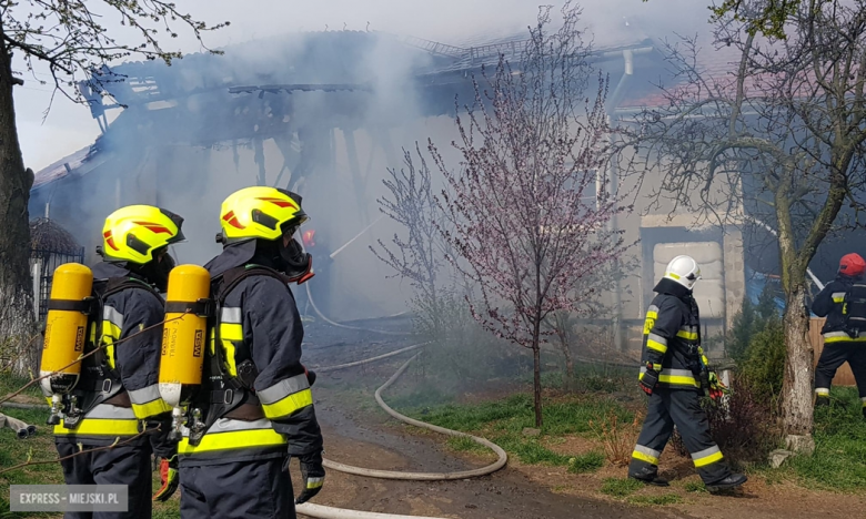 Pożar zabudowań gospodarczych w Zwróconej