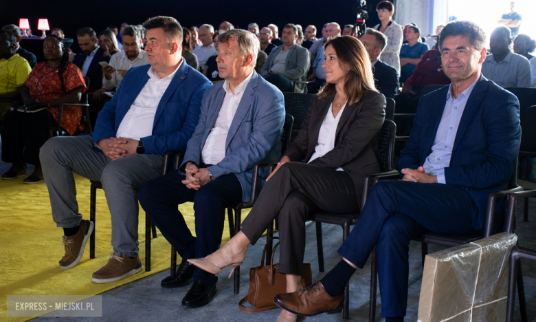 Nowa hala magazynowo-zbożowa TOMY M&M otwarta w Stoszowicach. „To inwestycja dla rolników”