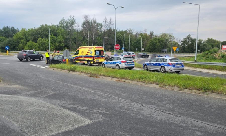 Zderzenie na skrzyżowaniu krajowej ósemki z ul. Legnicką