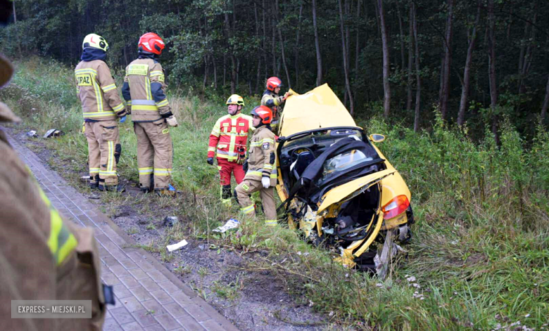 Zderzenie porsche z samochodem ciężarowym na krajowej ósemce