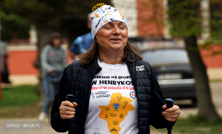Setki biegaczy i świetne wyniki. 15. Półmaraton Henrykowski i 11. Dycha Księgi Henrykowskiej [foto]