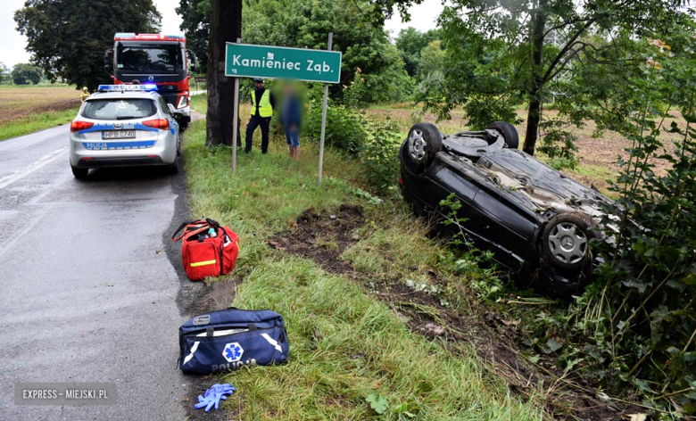 Dachowanie mercedesa przed Kamieńcem Ząbkowickim