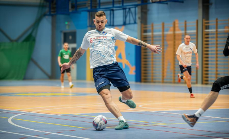 Ząbkowicka Liga Futsalu wkroczyła w decydującą fazę. Znamy cztery ekipy, które zawalczą o mistrza